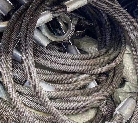建筑工地使用钢丝绳干什么用的（建筑工地钢丝绳的维护）