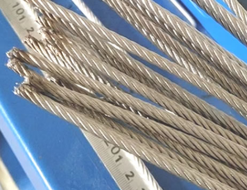 钢丝绳的两大防腐方式：涂油和镀层